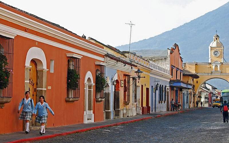 成都移民機(jī)構(gòu)好嗎？全面解析成都移民服務(wù)機(jī)構(gòu)的優(yōu)劣